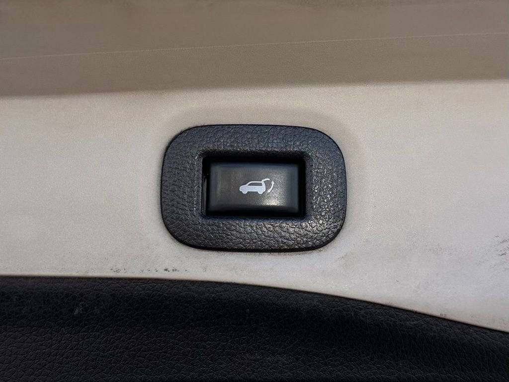 Used 2018 Nissan Rogue SL w/ Premium Package FWD image 11