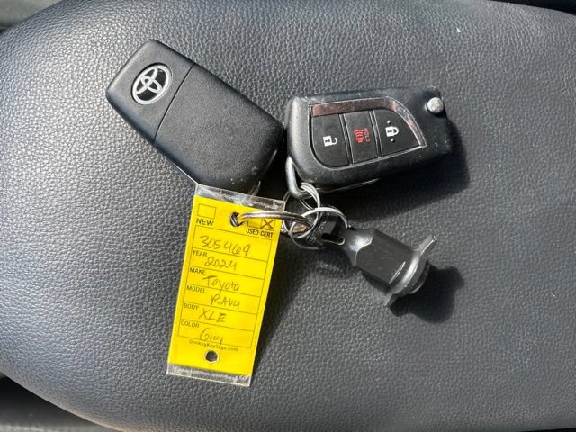 Used 2024 Toyota RAV4 LE FWD image 31