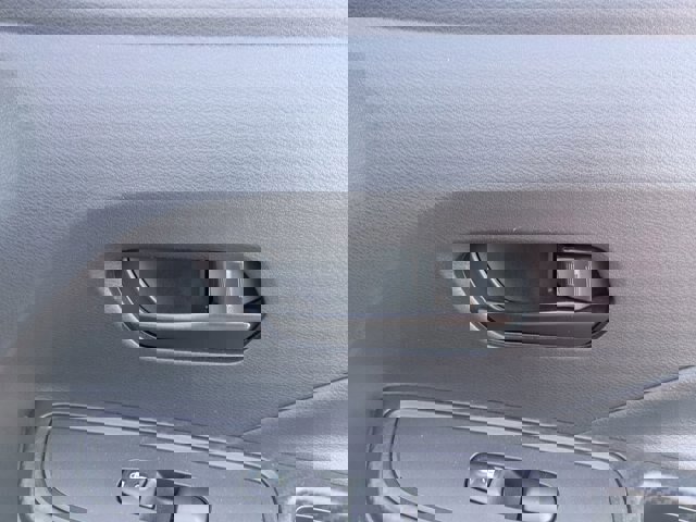 Used 2024 Nissan Versa S w/ Trunk Package image 31