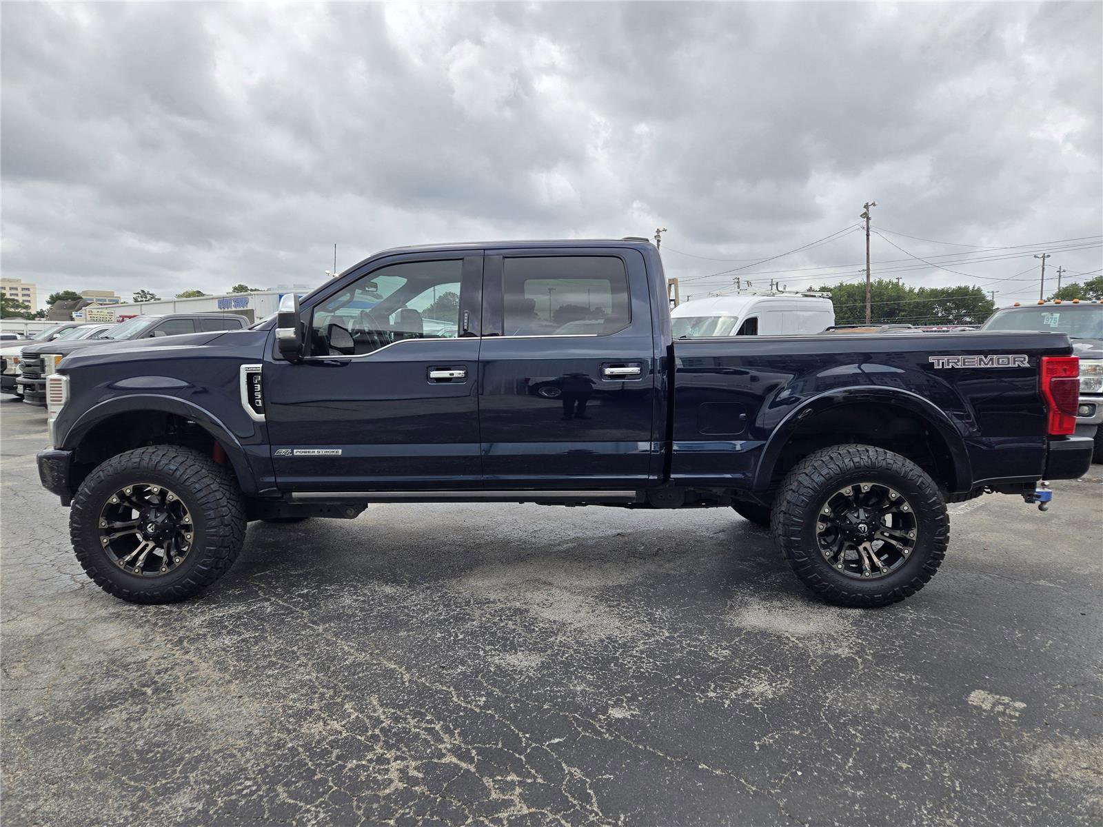 Certified 2022 Ford F350 Platinum w/ Tremor Off-Road Package AWD/4WD image 5