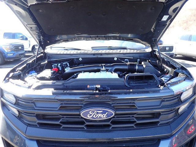 Certified 2025 Ford Expedition Active image 16