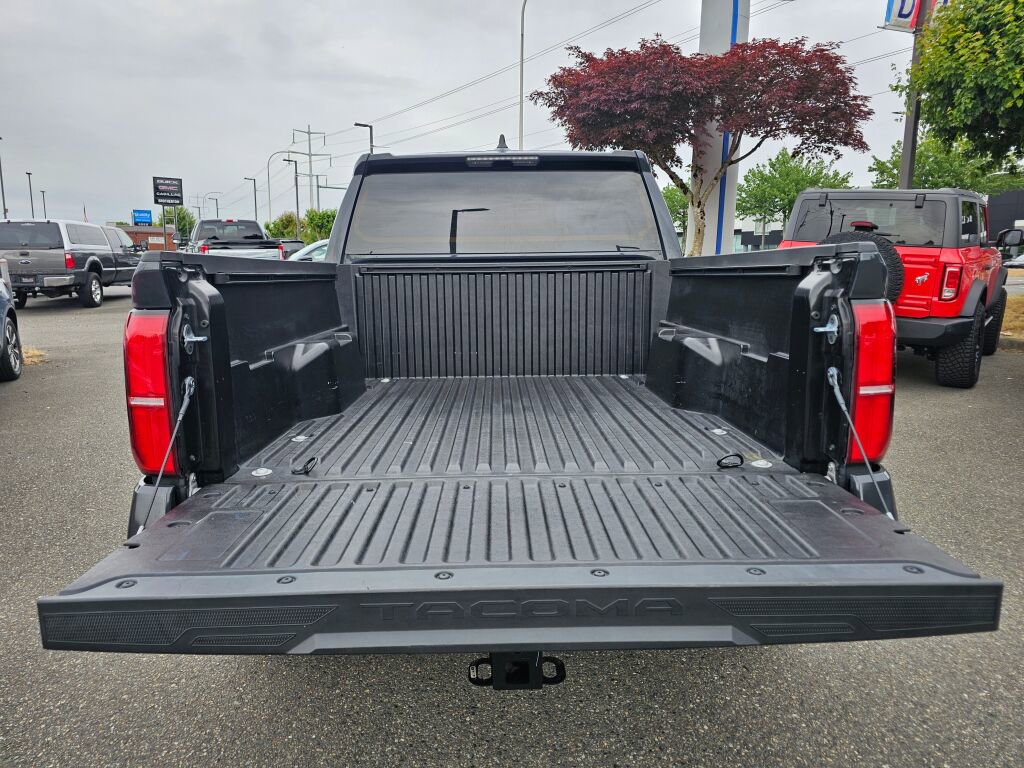 Used 2024 Toyota Tacoma SR5 AWD/4WD image 5