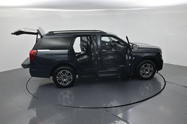 Certified 2025 Ford Expedition Active AWD/4WD image 51