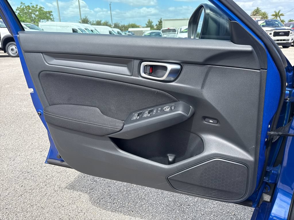 Used 2023 Honda Civic Sport image 12