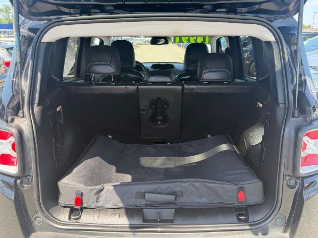 Used 2017 Jeep Renegade Limited AWD/4WD image 17