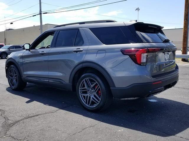 Certified 2025 Ford Explorer ST-Line w/ Premium Package AWD/4WD image 8