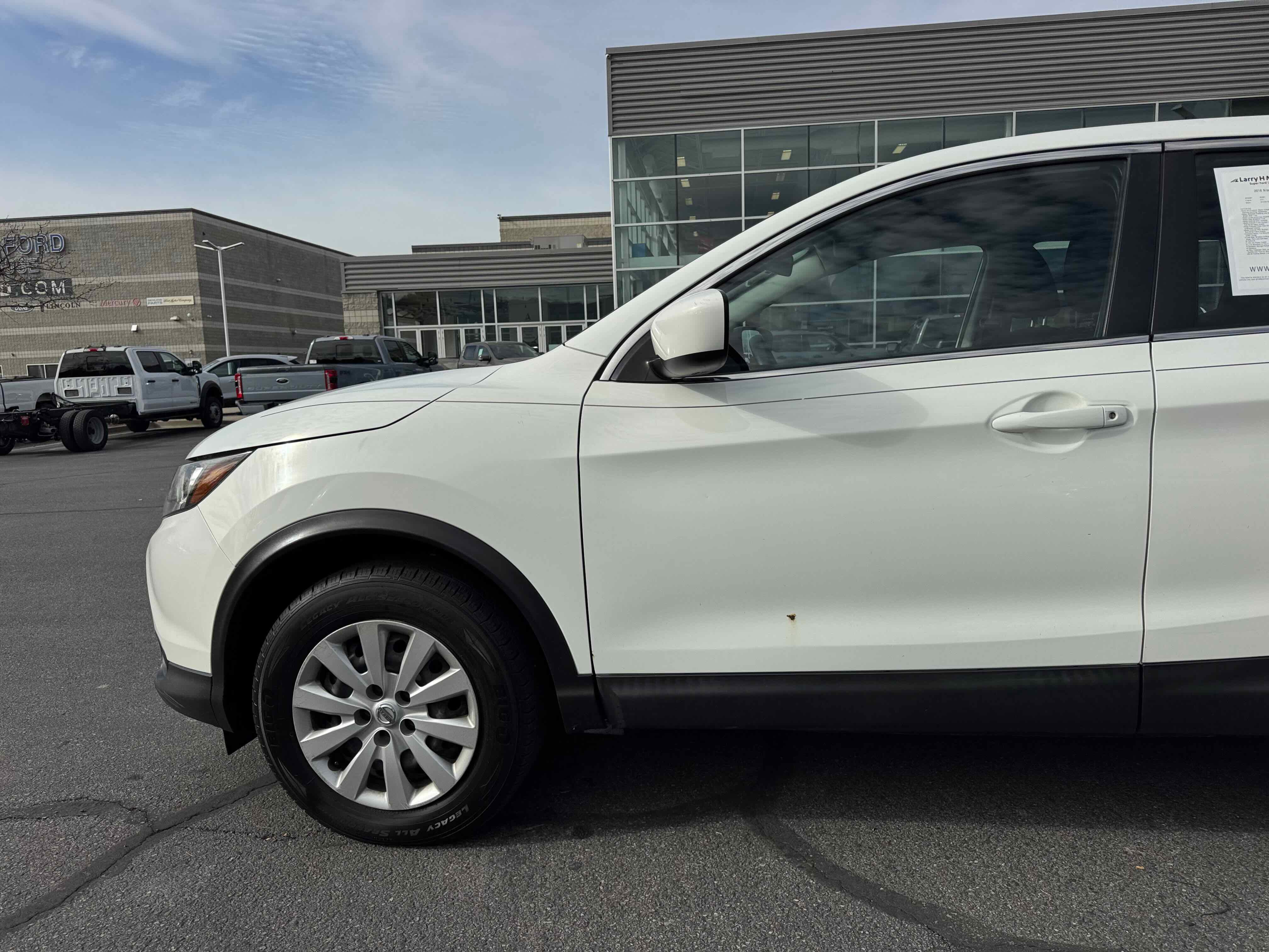 Used 2018 Nissan Rogue Sport S image 9