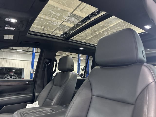 Used 2023 Chevrolet Suburban Z71 w/ Z71 Off-Road Package AWD/4WD image 20