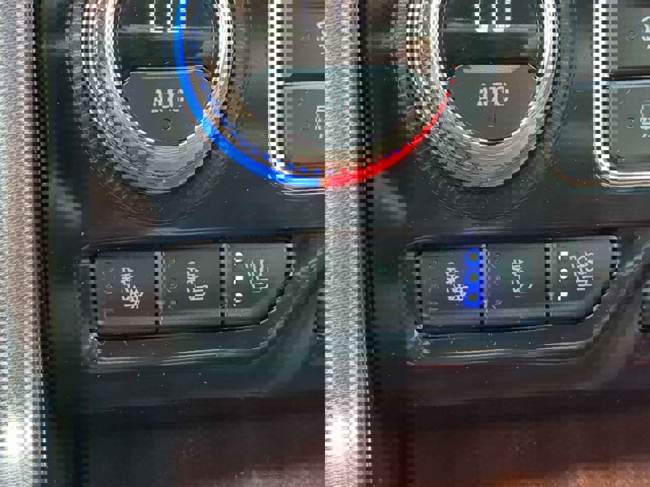 Used 2023 GMC Yukon Denali Ultimate image 22