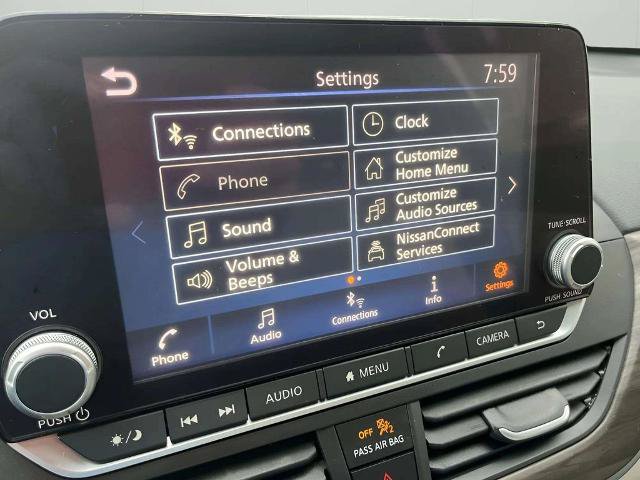 Used 2025 Nissan Altima 2.5 SV FWD image 25