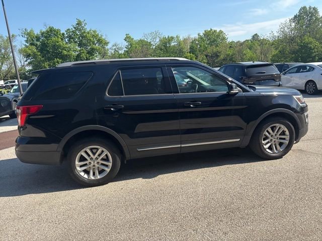 Certified 2017 Ford Explorer XLT w/ Equipment Group 202A FWD image 25