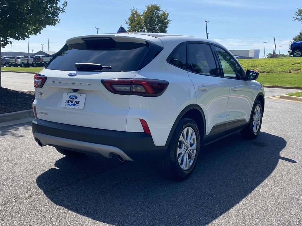 Certified 2025 Ford Escape Active FWD image 3