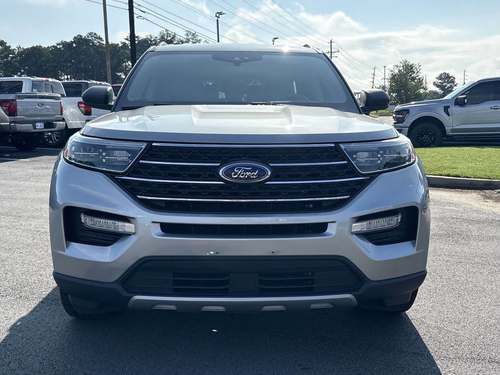 Certified 2022 Ford Explorer XLT w/ Equipment Group 202A AWD/4WD image 27