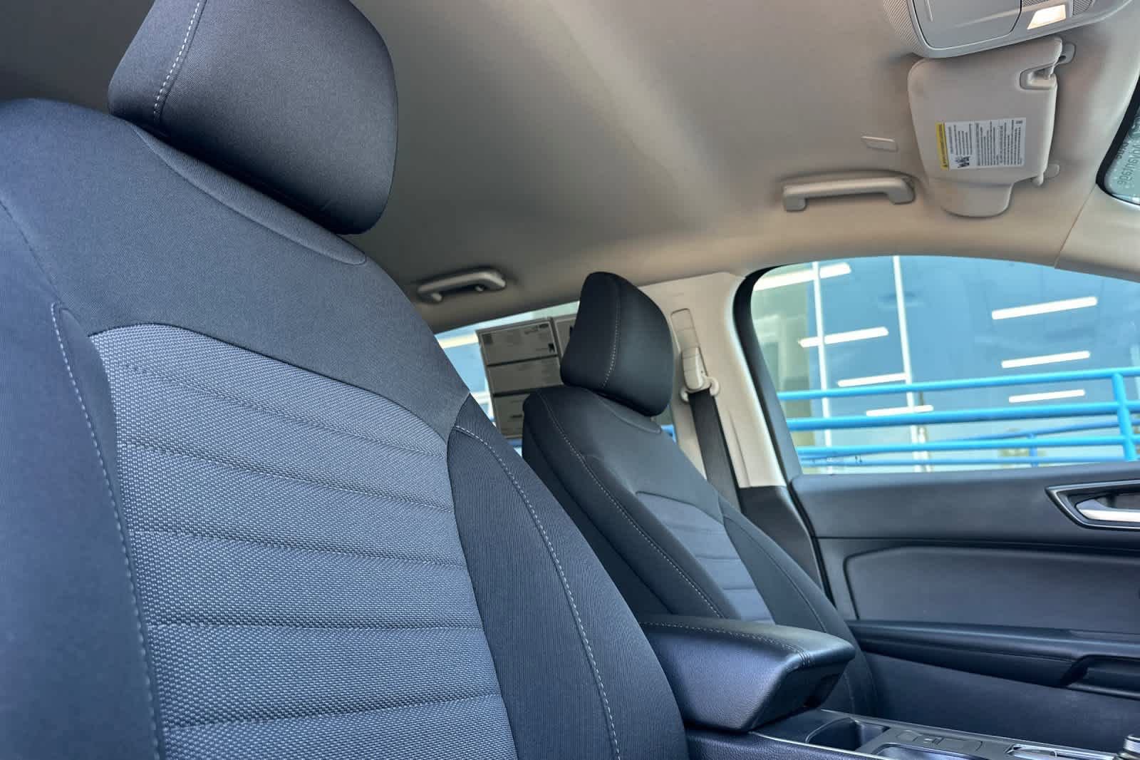 Certified 2023 Ford Edge SE w/ Black Appearance Package image 17