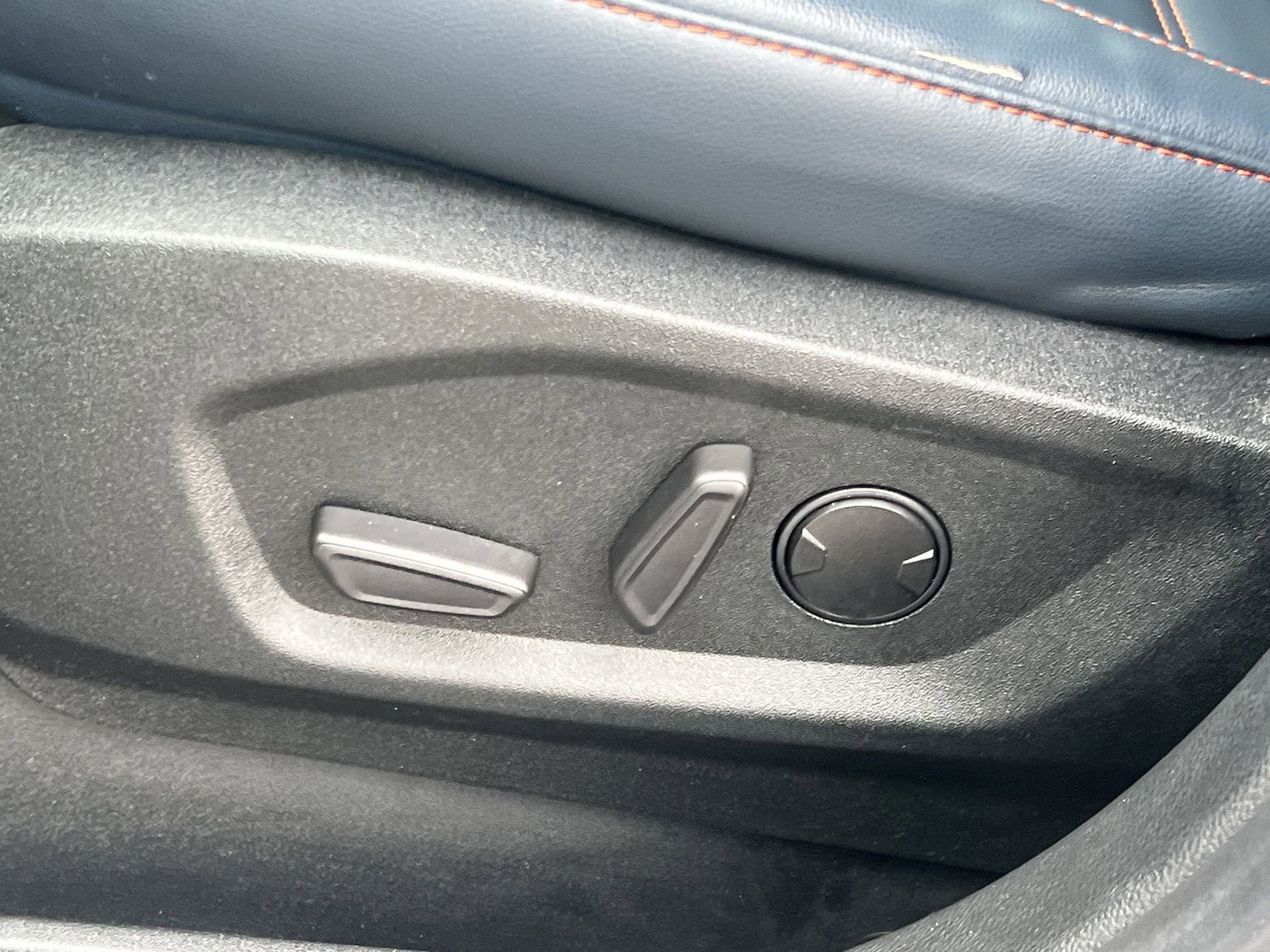 Certified 2022 Ford Edge SEL w/ Sport Appearance Package image 26