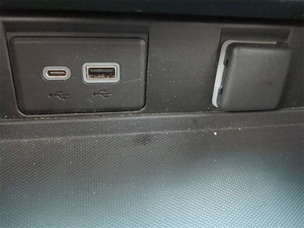 Used 2022 Chevrolet Tahoe LT w/ Luxury Package image 22