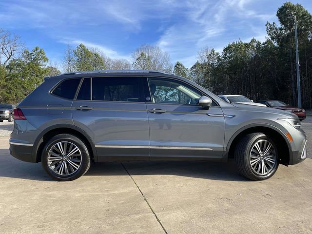 Used 2024 Volkswagen Tiguan Wolfsburg Edition image 6