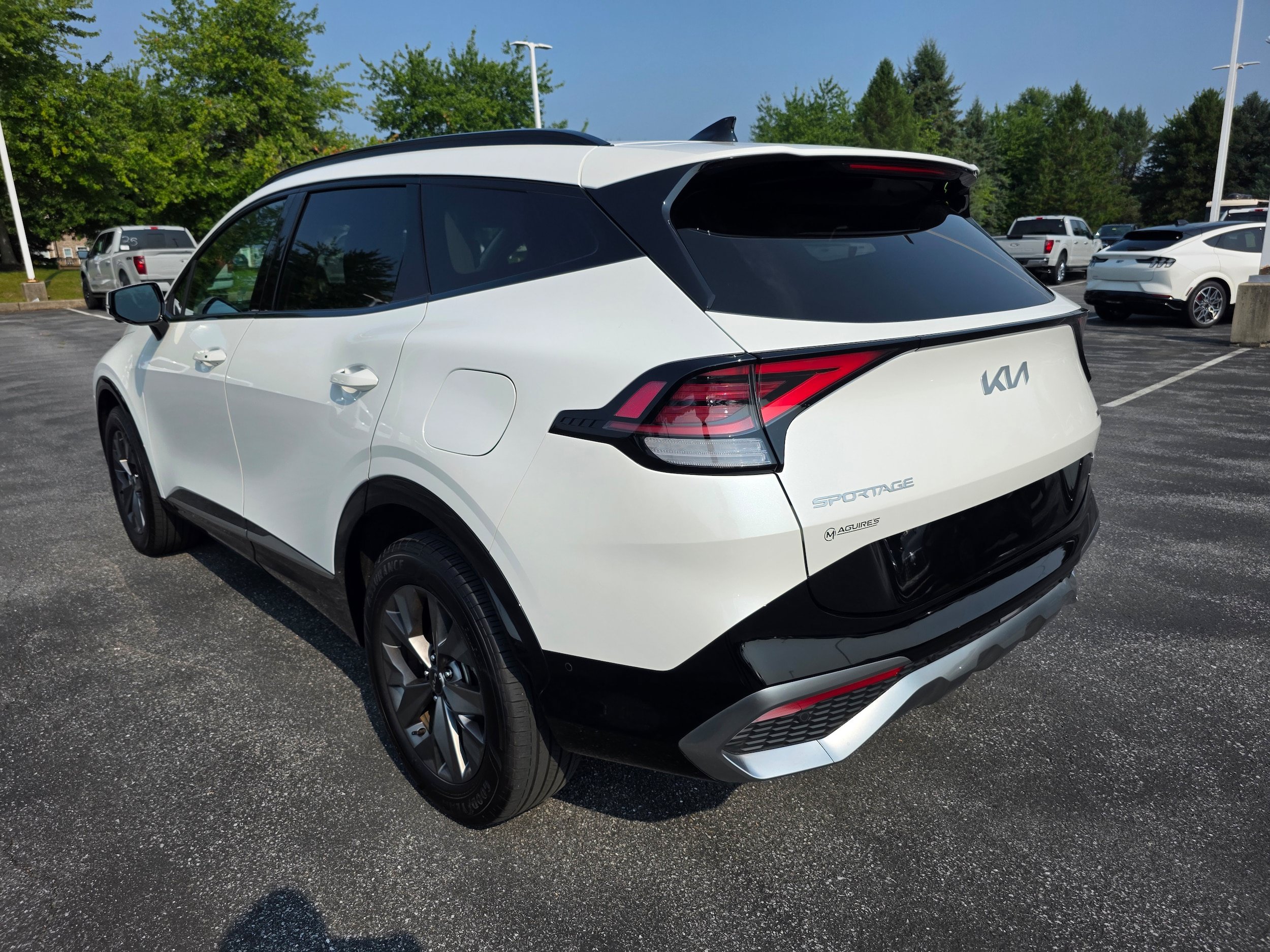 Used 2025 Kia Sportage SX Prestige AWD/4WD image 3