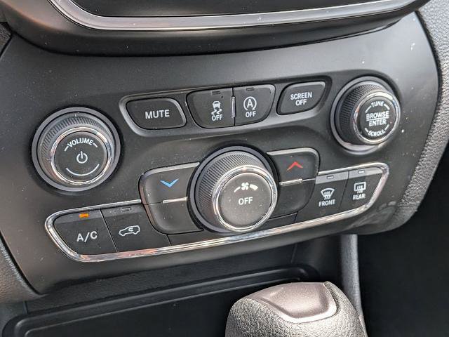 Used 2019 Jeep Cherokee Latitude w/ Popular Appearance Group FWD image 19