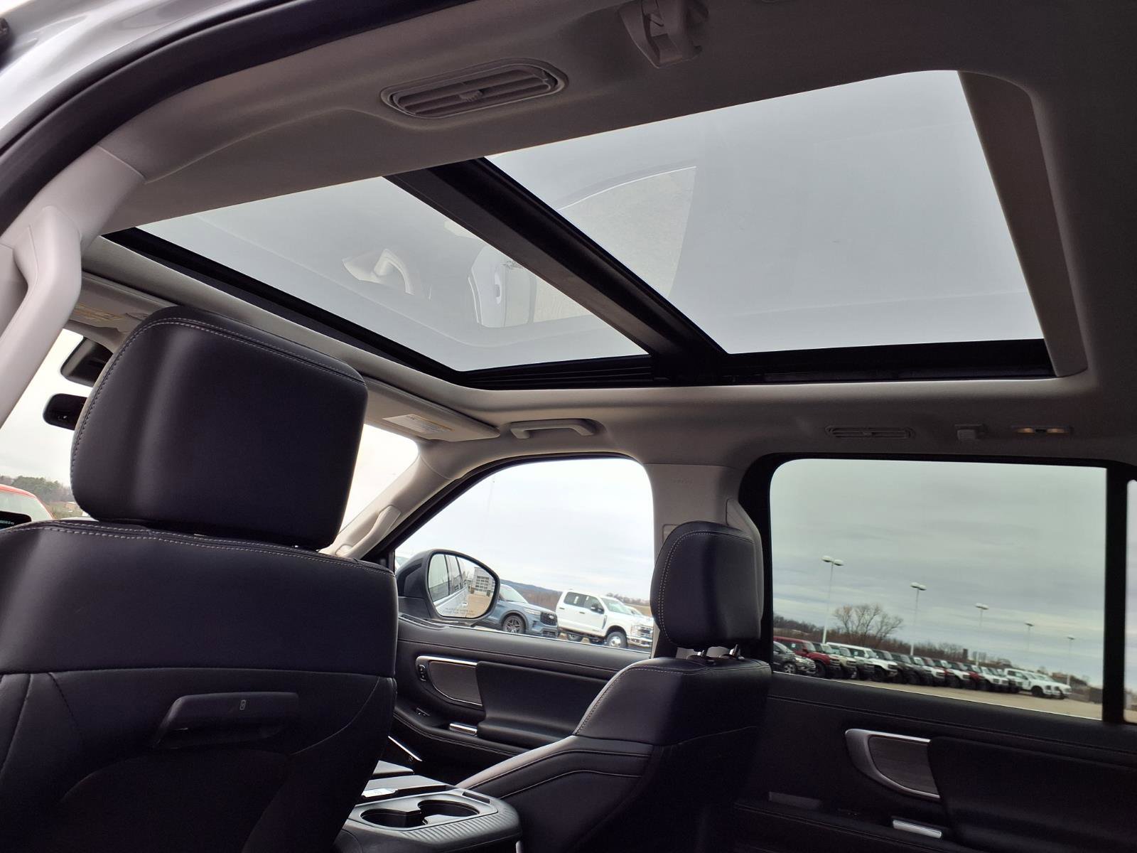 Certified 2025 Ford Expedition Max Platinum image 12