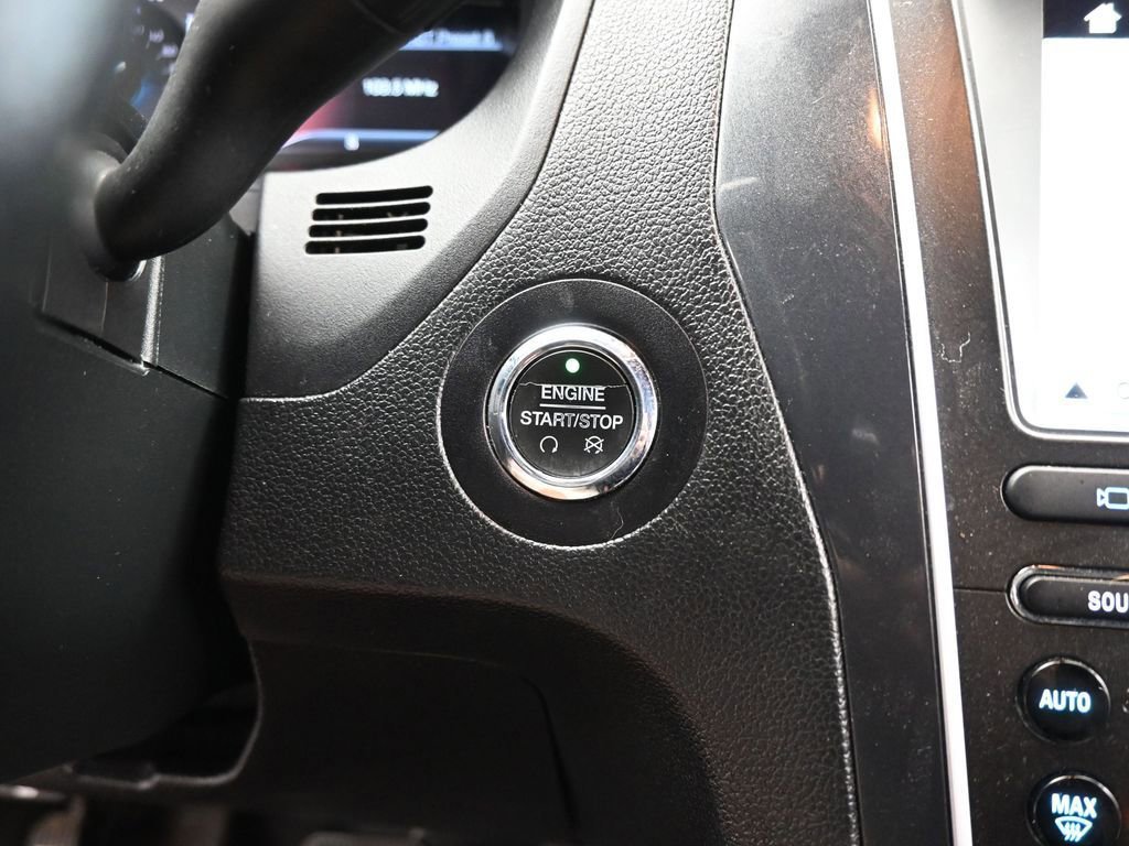 Certified 2018 Ford Explorer Limited w/ Ford Safe & Smart Package image 51