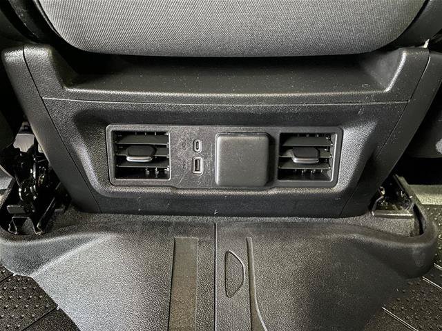 Used 2022 Chevrolet Silverado 1500 LT AWD/4WD image 35