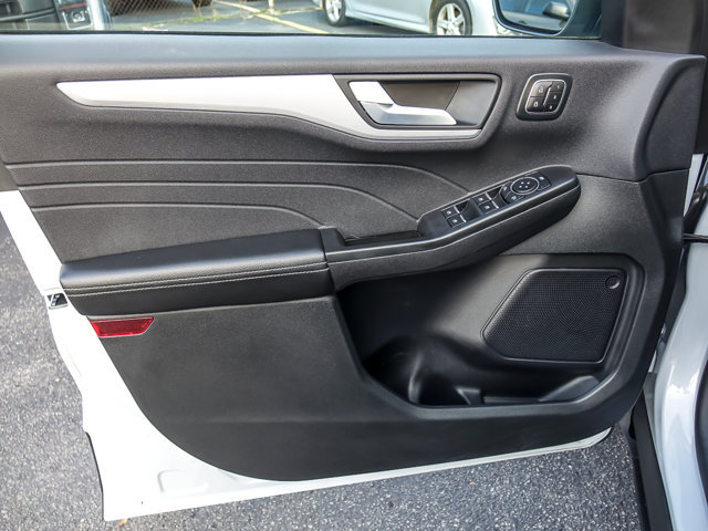 Certified 2025 Ford Escape Platinum AWD/4WD image 21