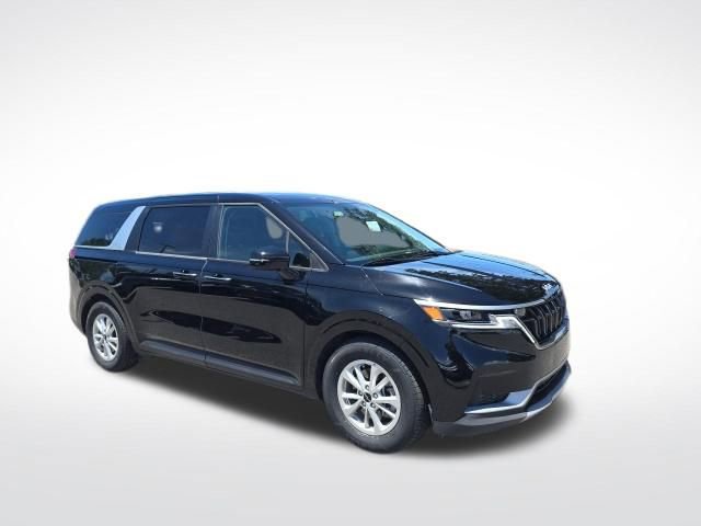 Used 2024 Kia Carnival LX FWD image 1