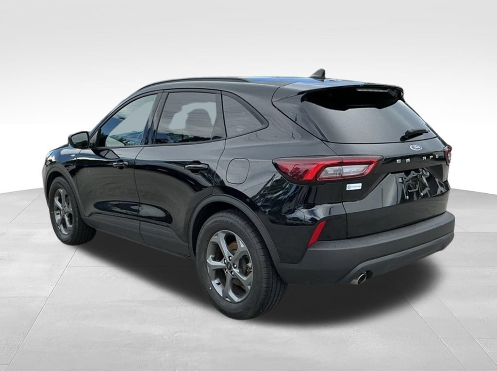 Certified 2025 Ford Escape ST-Line FWD image 4