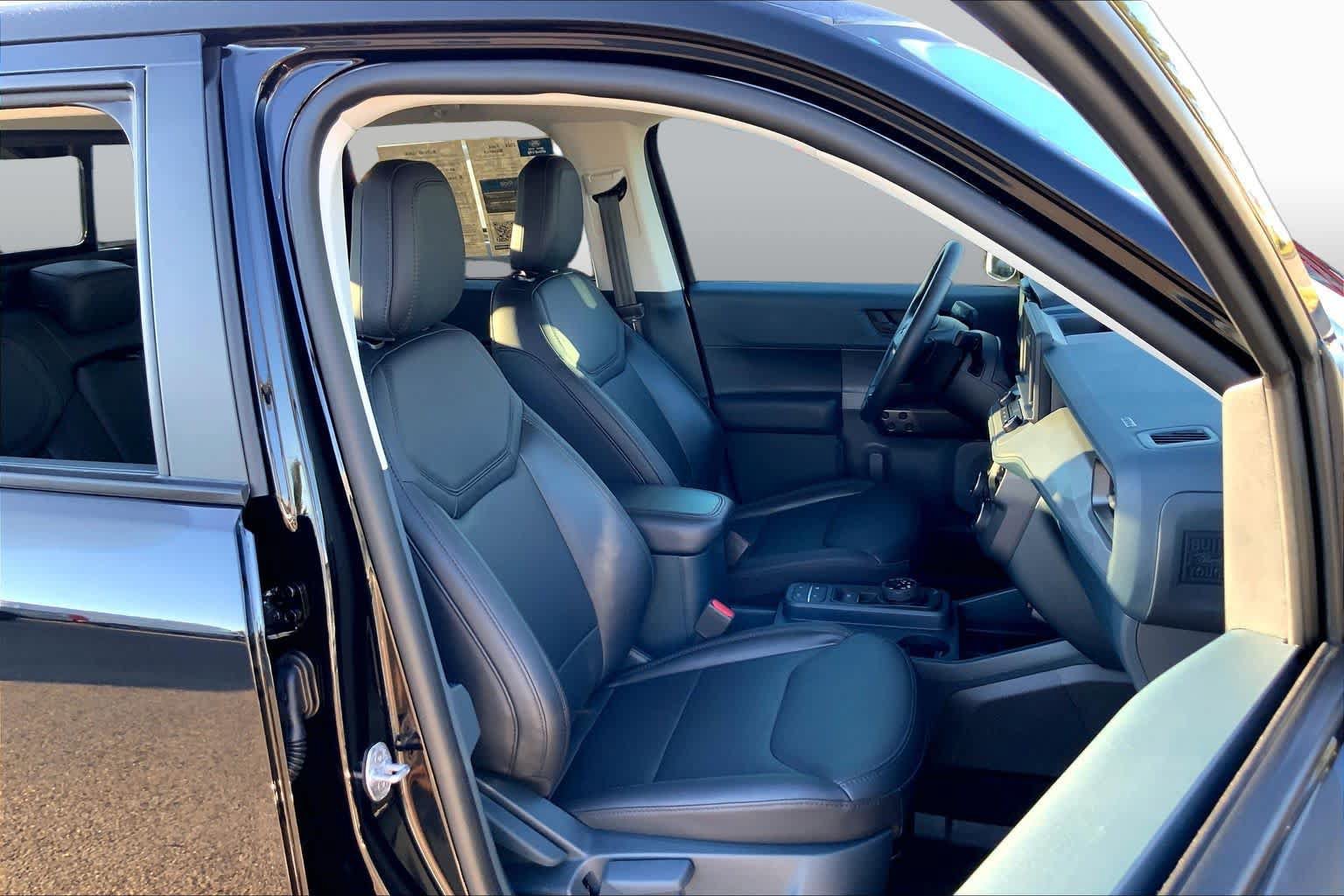 Certified 2024 Ford Maverick Lariat w/ Black Appearance Package AWD/4WD image 9