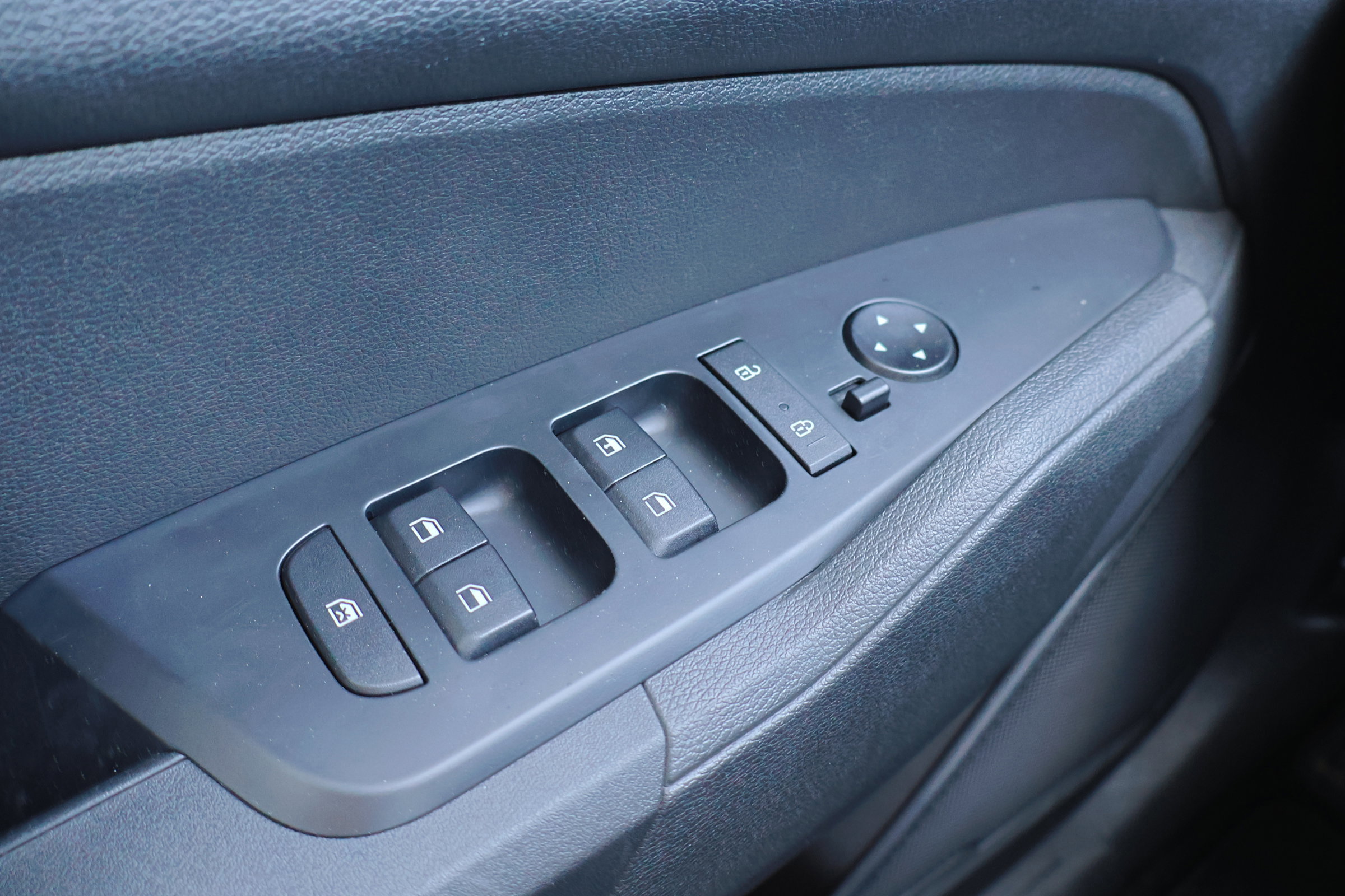 Used 2023 Kia Sportage LX image 18