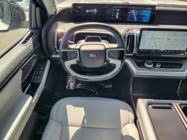 Certified 2025 Ford Expedition Platinum w/ Platinum Ultimate Package image 15