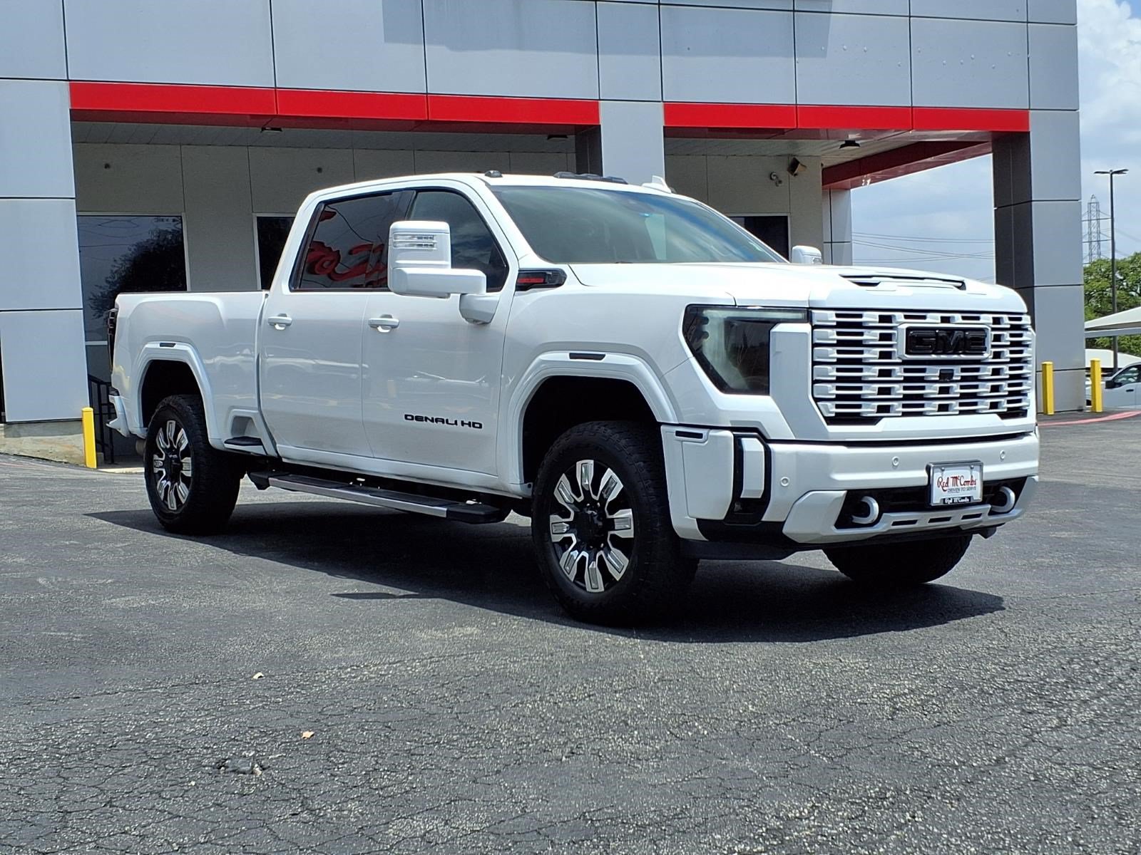 Used 2025 GMC Sierra 2500 Denali w/ Denali Reserve Package AWD/4WD image 4