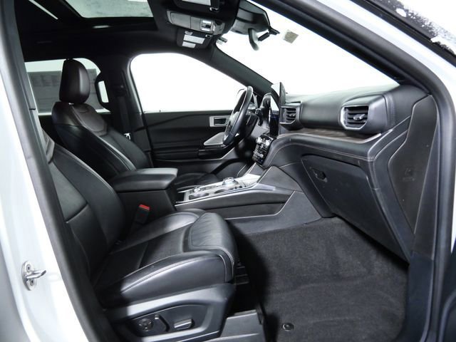 Certified 2021 Ford Explorer Platinum w/ Equipment Group 601A image 10