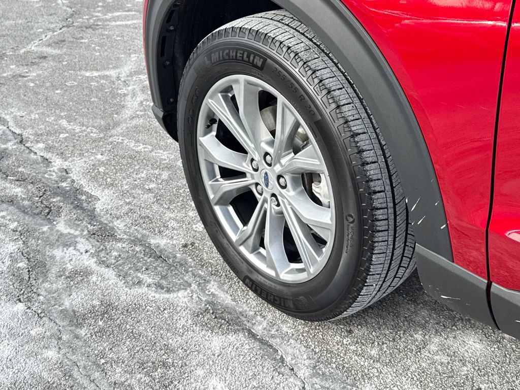 Certified 2024 Ford Explorer XLT w/ Equipment Group 202A image 17