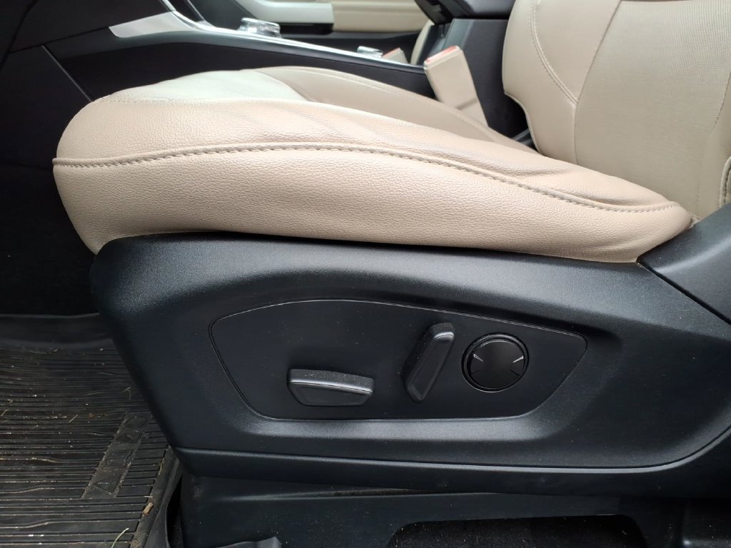 Certified 2023 Ford Explorer Limited w/ Limited Technology Package AWD/4WD image 16