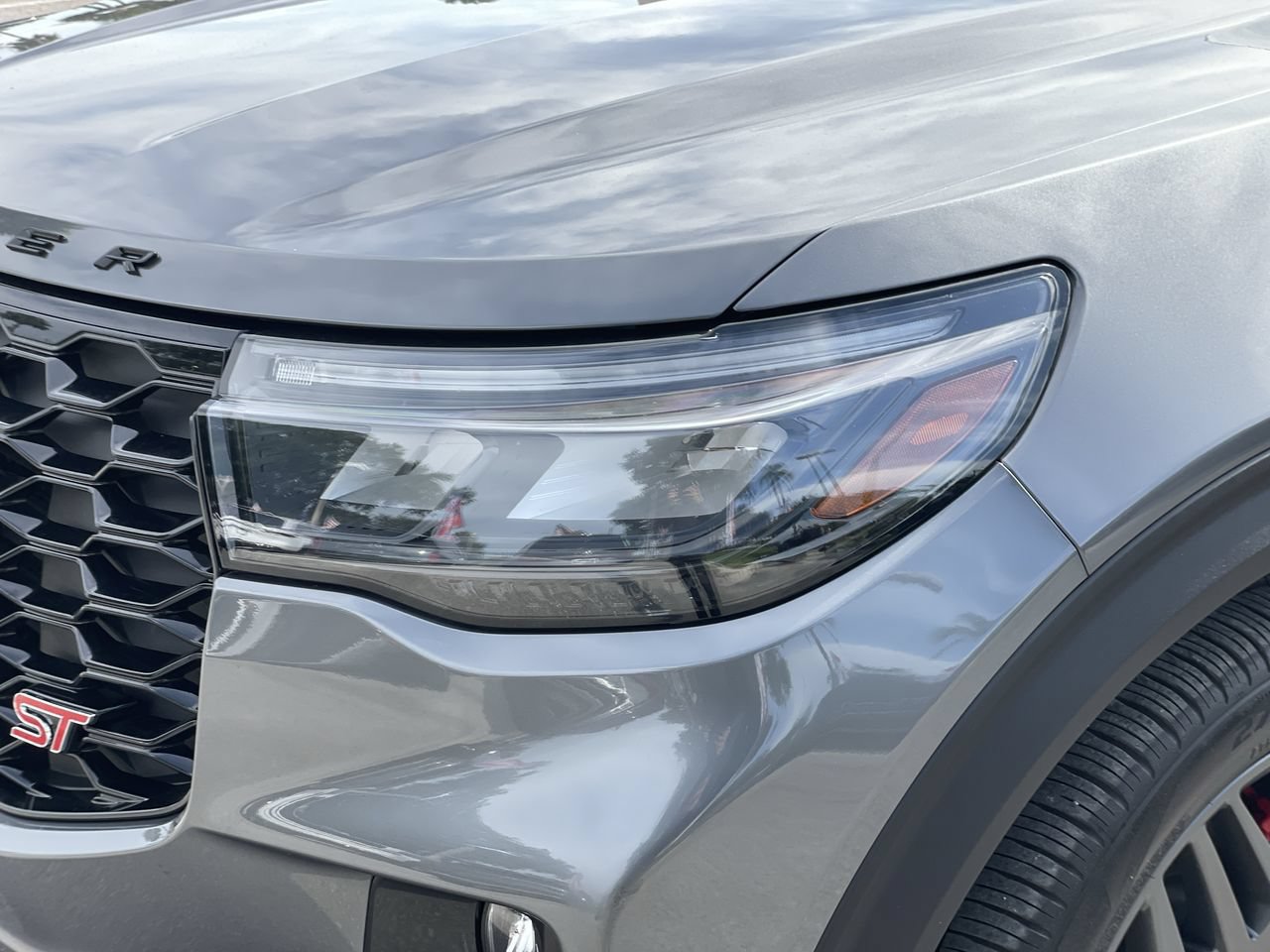 Certified 2025 Ford Explorer ST AWD/4WD image 6