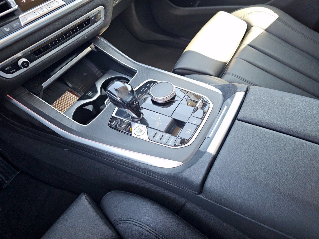 Used 2020 BMW X7 xDrive40i w/ Premium Package AWD/4WD image 35