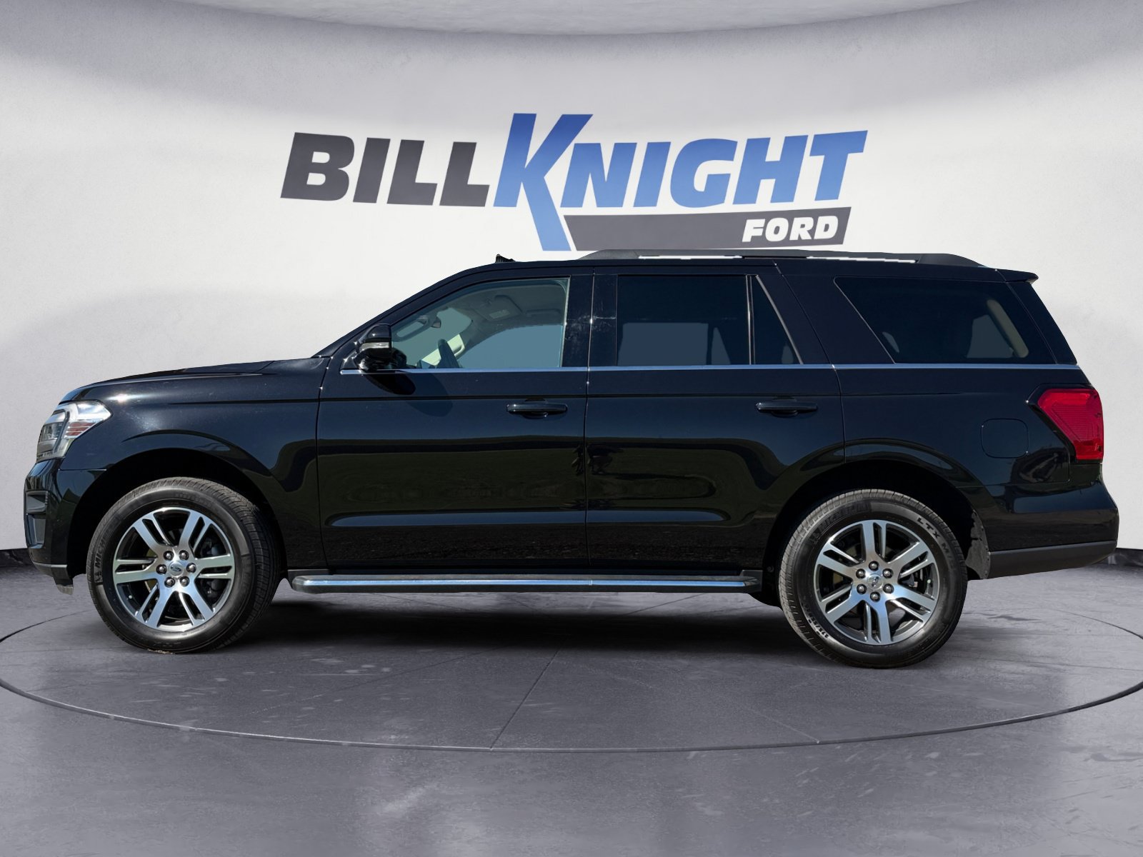 Certified 2022 Ford Expedition XLT AWD/4WD image 2