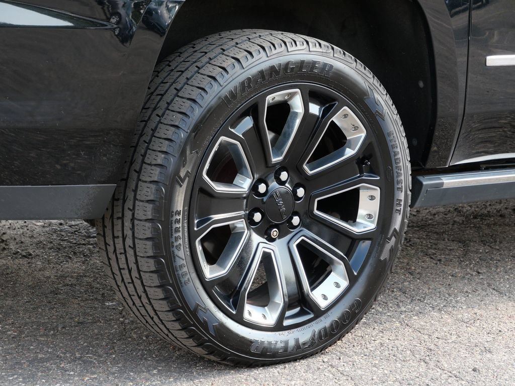 Used 2019 GMC Yukon XL Denali w/ Denali Ultimate Black Edition AWD/4WD image 7