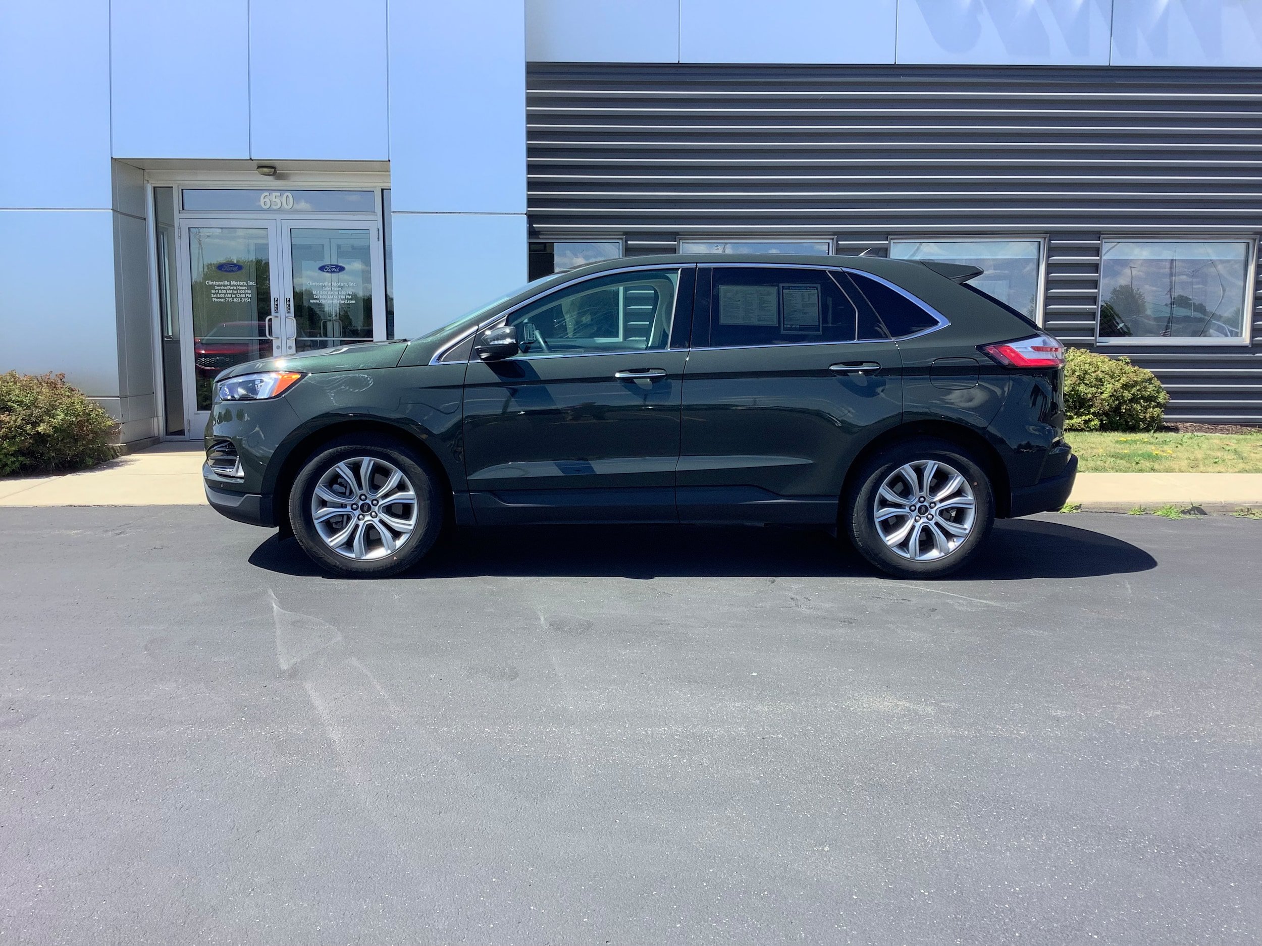 Certified 2024 Ford Edge Titanium AWD/4WD image 2