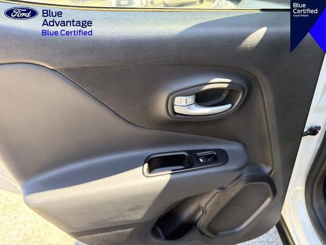 Used 2023 Jeep Renegade Latitude AWD/4WD image 11