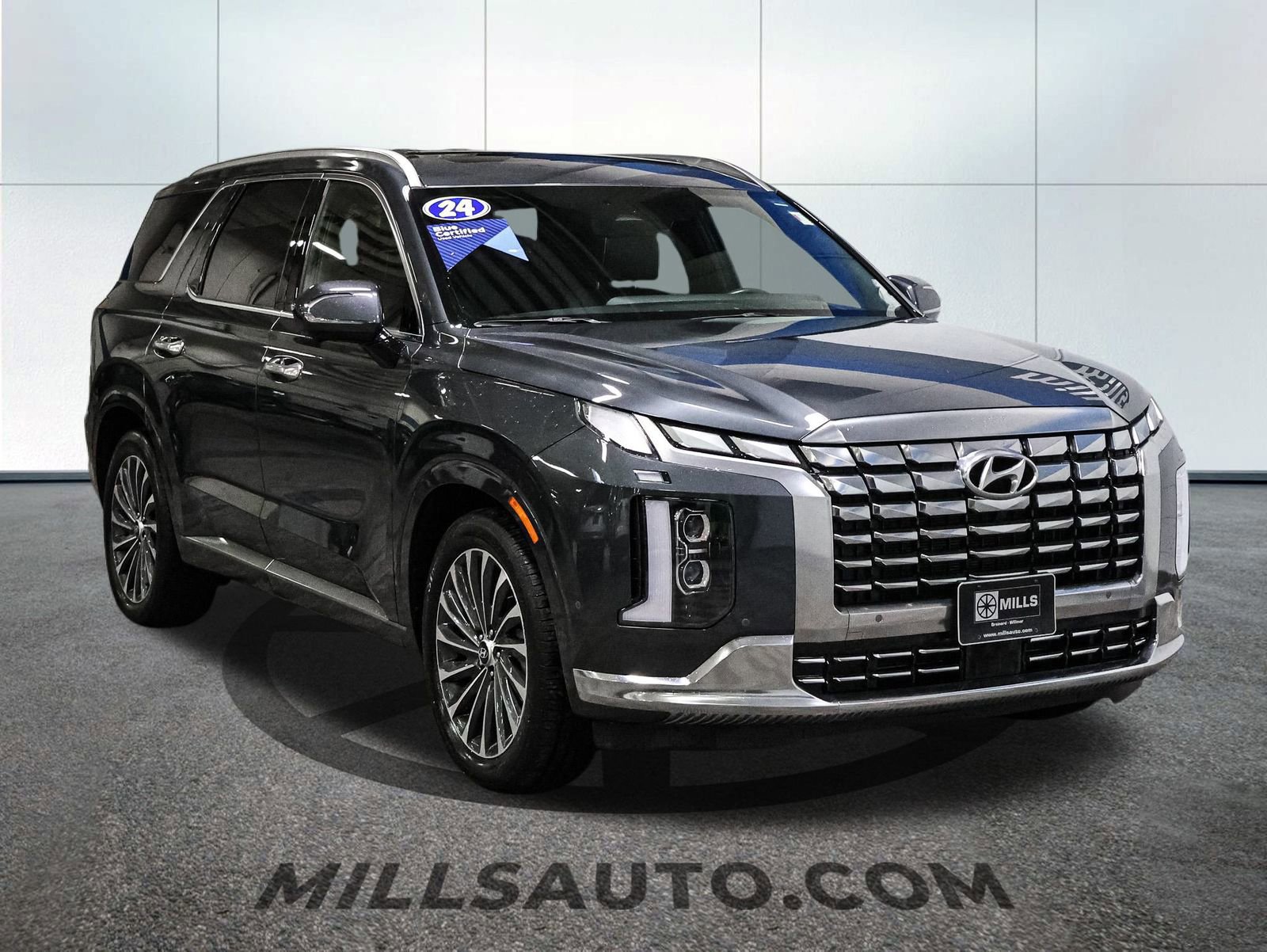 Used 2024 Hyundai Palisade Calligraphy image 2