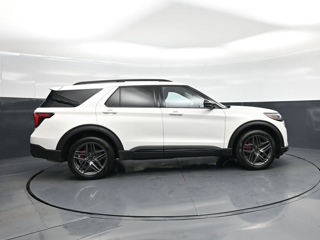 Certified 2025 Ford Explorer ST-Line w/ ST-Line Street Pack AWD/4WD image 21