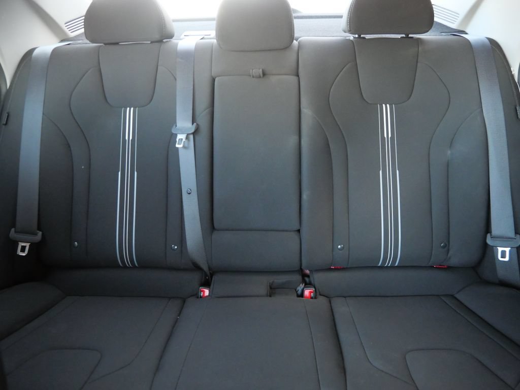 Used 2025 Hyundai Elantra SEL FWD image 13