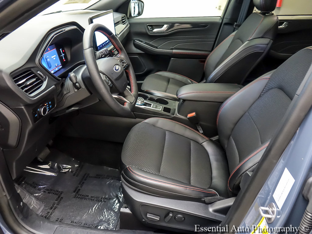 Certified 2025 Ford Escape ST-Line w/ Tech Pack #1 AWD/4WD image 9