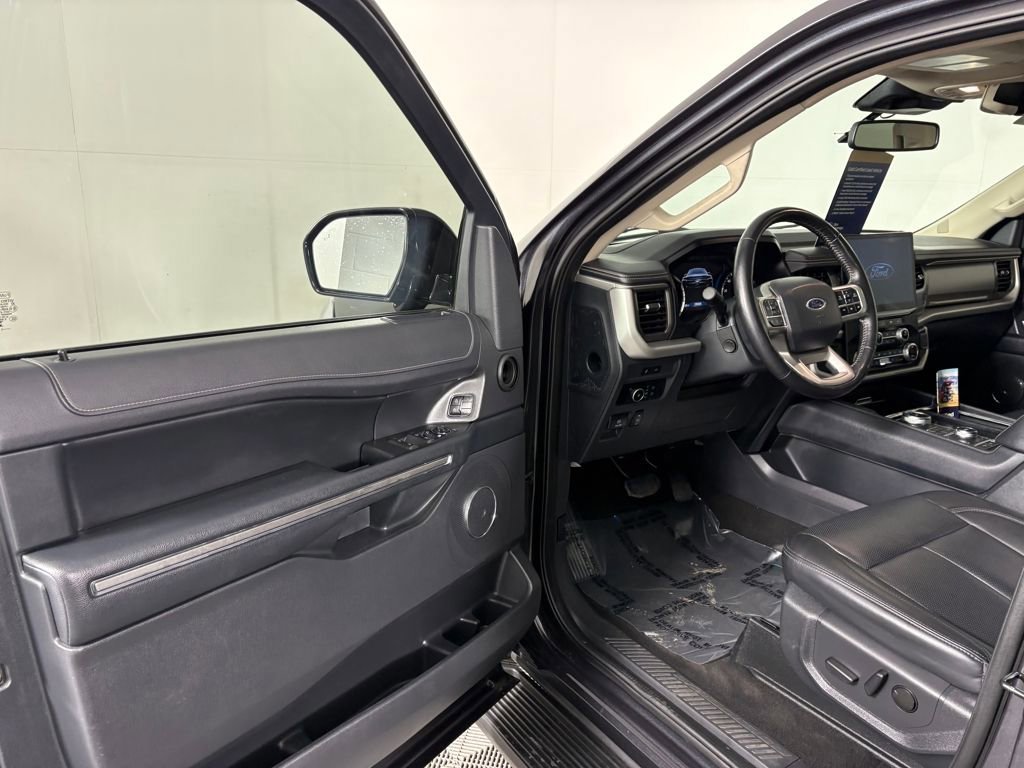 Certified 2024 Ford Expedition XLT image 12