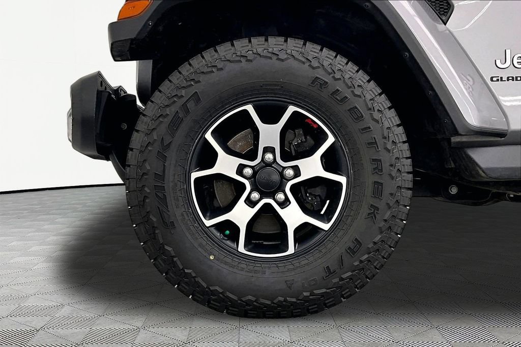 Used 2020 Jeep Gladiator Overland AWD/4WD image 9