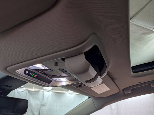 Used 2021 Buick Enclave Avenir w/ Avenir Technology Package AWD/4WD image 16