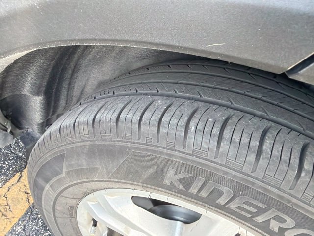 Certified 2024 Ford Explorer XLT RWD image 7